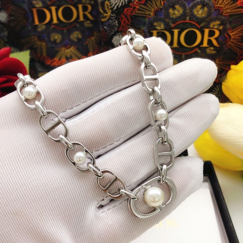 chr1st1an D10r necklaces